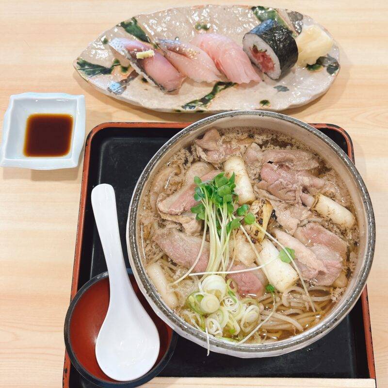 福島県白河『名代手打 そば処 吉田屋』そば 蕎麦 蕎麦屋 そば屋 おすすめ soba 日刊水と蕎麦 soba-aqua メニュー「鴨そば」「握りすし ４かん」