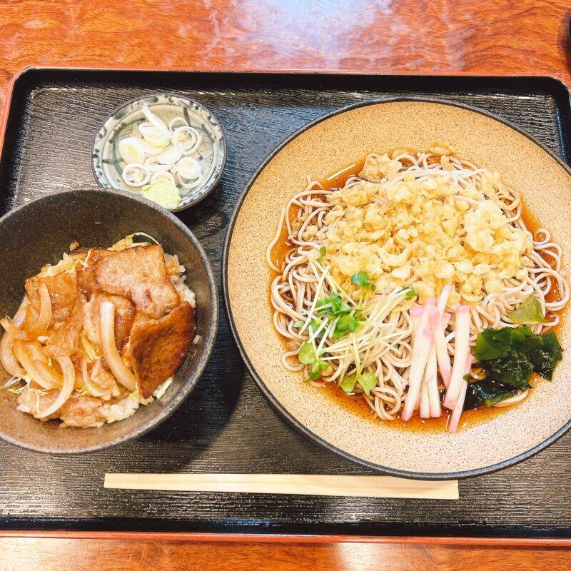 神奈川県川崎大師『そば処 三河屋』そば 蕎麦 蕎麦屋 そば屋 おすすめ soba 日刊水と蕎麦 soba-aqua メニュー「本日のおすすめ 冷たぬき＋ミニ生姜丼セット」