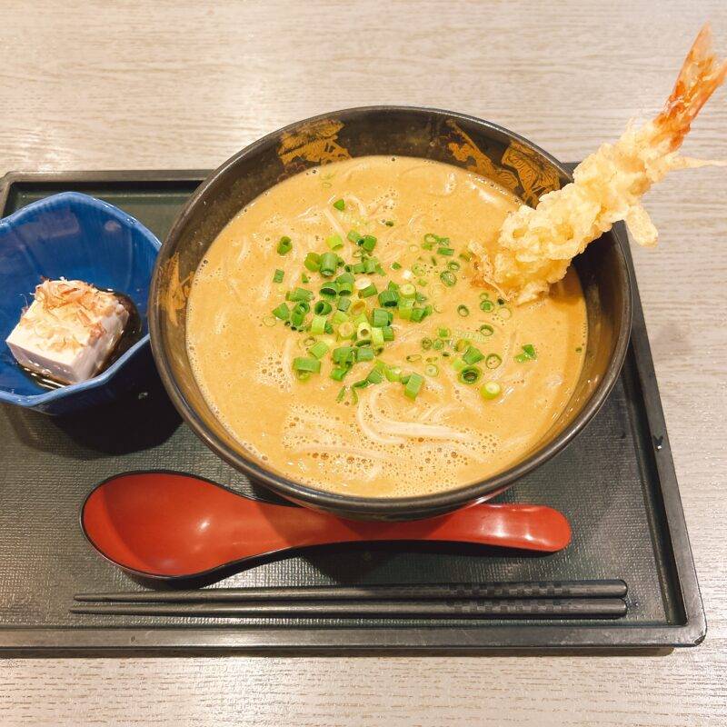 東京都表参道『手打ちうどん・そば 割烹 しまだ』そば 蕎麦 蕎麦屋 そば屋 おすすめ soba 日刊水と蕎麦 soba-aqua メニュー「エビ天カレースープそば」