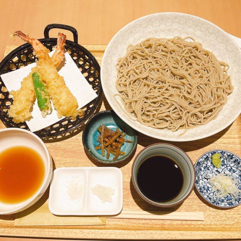 東京都丸の内『信州松本ヒカリヤ KITTE丸の内店』そば 蕎麦 蕎麦屋 そば屋 おすすめ soba 日刊水と蕎麦 soba-aqua メニュー「大海老天せいろ」