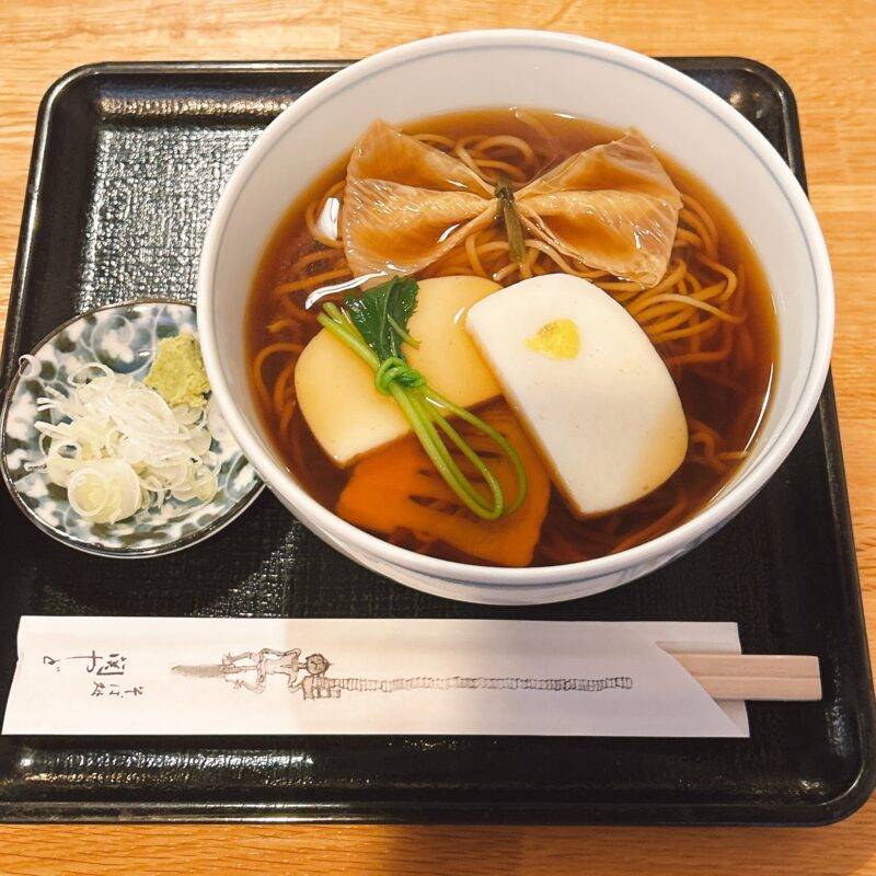 そば 蕎麦 蕎麦屋 そば屋 おすすめ soba 日刊水と蕎麦 soba-aqua メニュー千葉県松戸『そば処 関やど』(せきやど)「おかめそば」