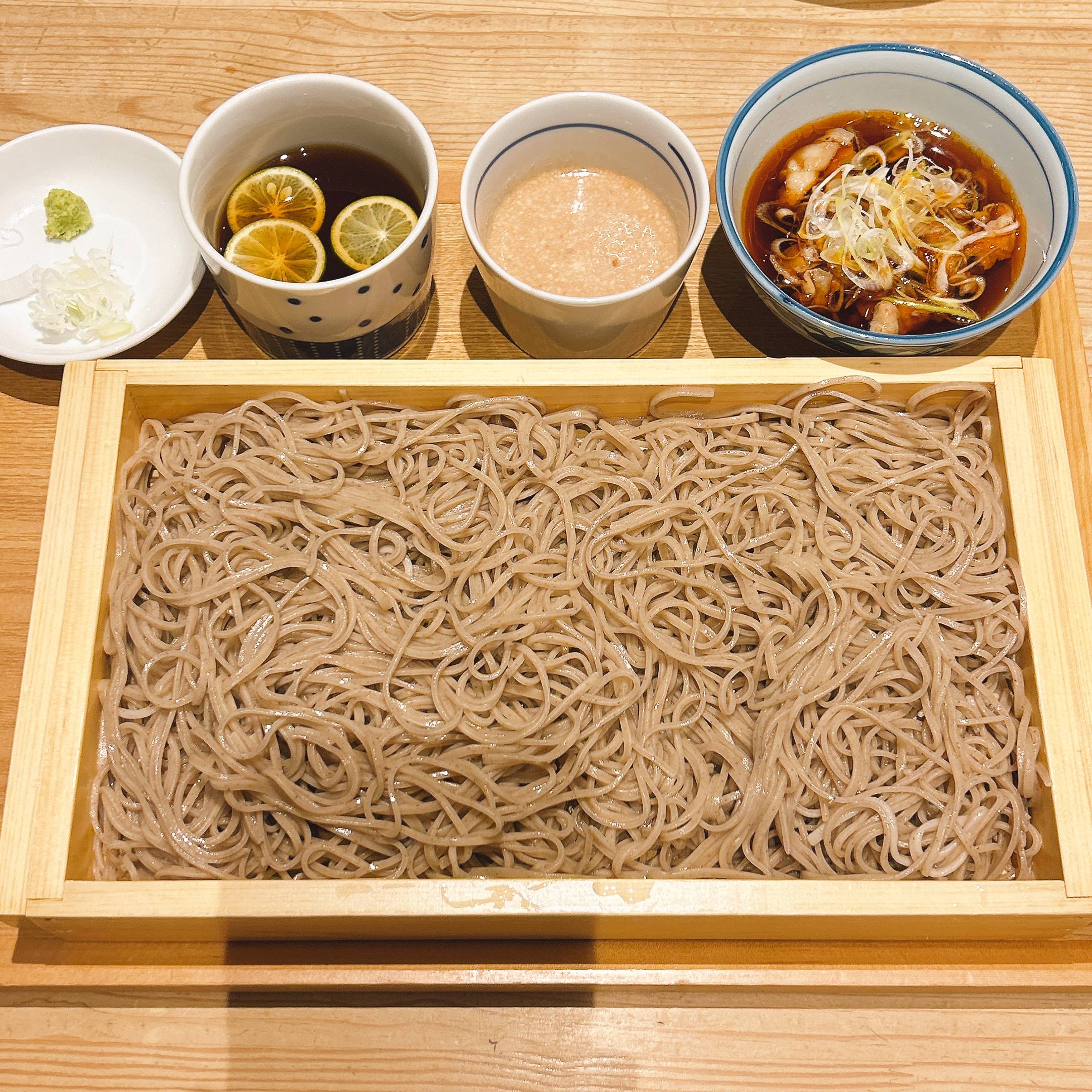 そば 蕎麦 蕎麦屋 そば屋 おすすめ soba 日刊水と蕎麦 soba-aqua メニュー長野県長野『信州雪蔵熟成そば 音菜』（おとな）「おすすめ三種 つゆセット」