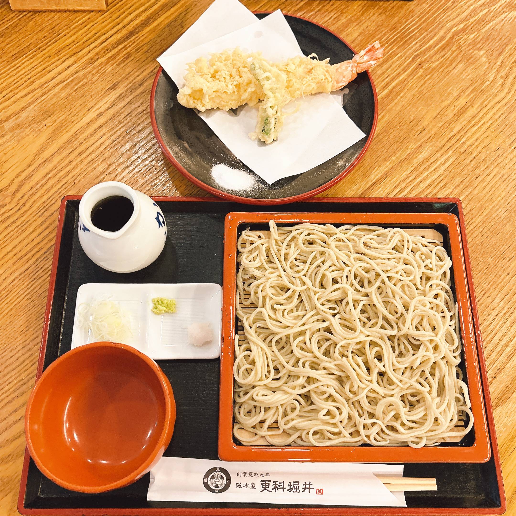 そば 蕎麦 蕎麦屋 そば屋 おすすめ soba 日刊水と蕎麦 soba-aqua メニュー東京都麻布十番『総本家更科堀井 本店』「車海老天もり」