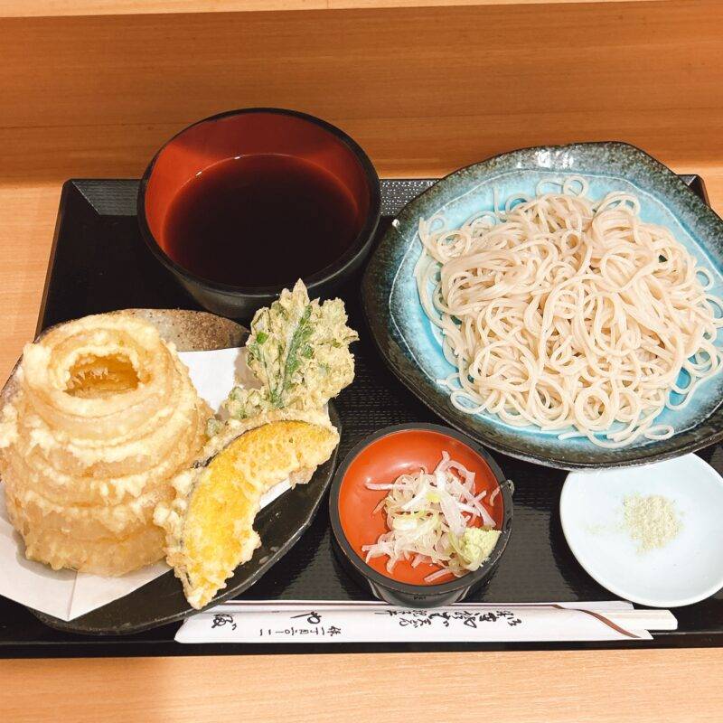 そば 蕎麦 蕎麦屋 そば屋 おすすめ soba 日刊水と蕎麦 soba-aqua メニュー東京都両国『やぶそば』「春限定 新玉ねぎ天ぷらそば」