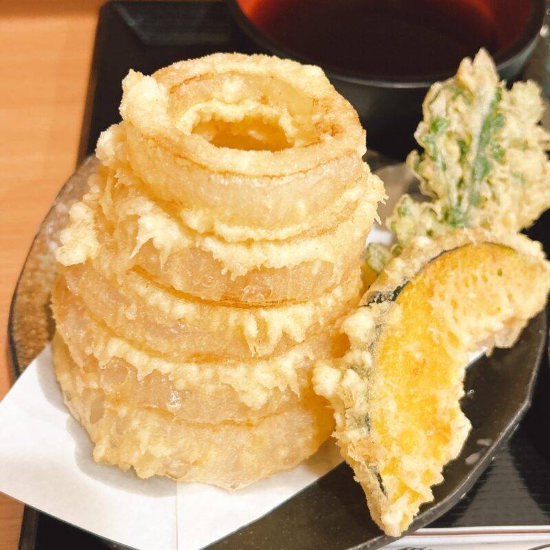 そば 蕎麦 蕎麦屋 そば屋 おすすめ soba 日刊水と蕎麦 soba-aqua メニュー東京都両国『やぶそば』「春限定 新玉ねぎ天ぷらそば」