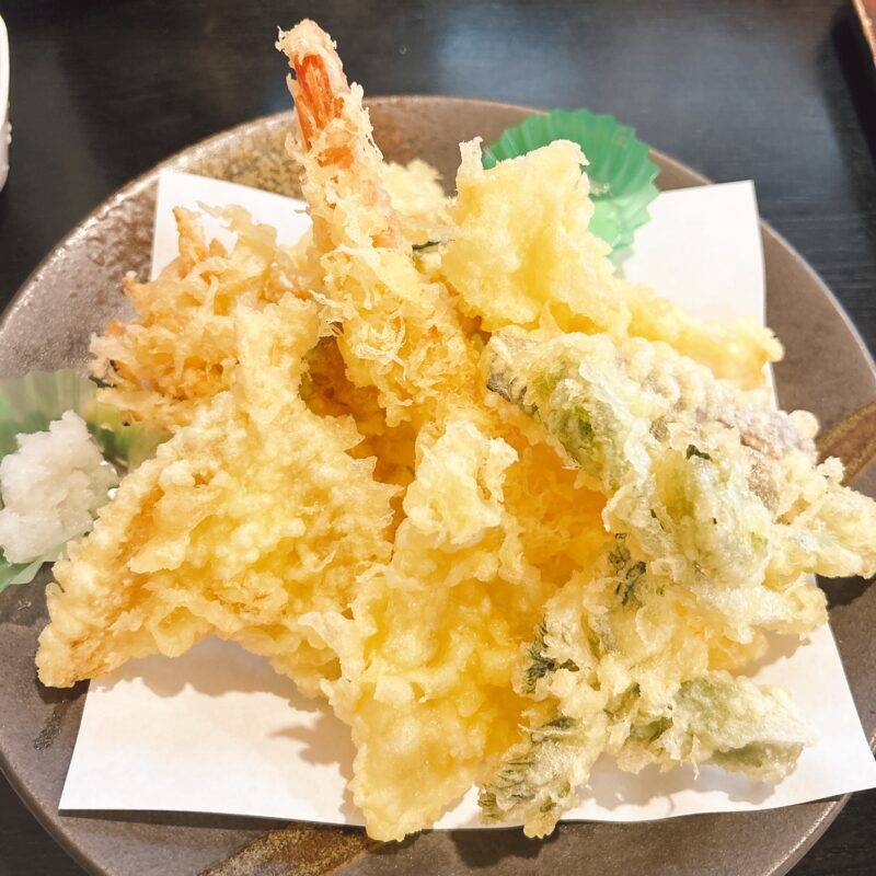 そば 蕎麦 蕎麦屋 そば屋 おすすめ soba 日刊水と蕎麦 soba-aqua メニュー新潟県小千谷『わたや 本店』「へぎそば 3人前」「山海天ぷらの盛合せ」