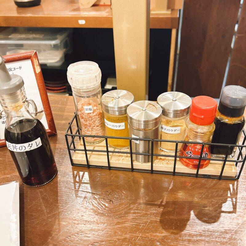そば 蕎麦 蕎麦屋 そば屋 おすすめ soba 日刊水と蕎麦 soba-aqua メニュー 東京都丸の内『スタンド JAPA SOBA HANAKO 丸の内店』「ざる蕎麦 ピリ辛担々麵風 牛すじ丼セット」