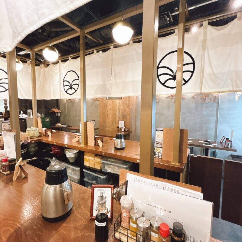 そば 蕎麦 蕎麦屋 そば屋 おすすめ soba 日刊水と蕎麦 soba-aqua メニュー 東京都丸の内『スタンド JAPA SOBA HANAKO 丸の内店』「ざる蕎麦 ピリ辛担々麵風 牛すじ丼セット」