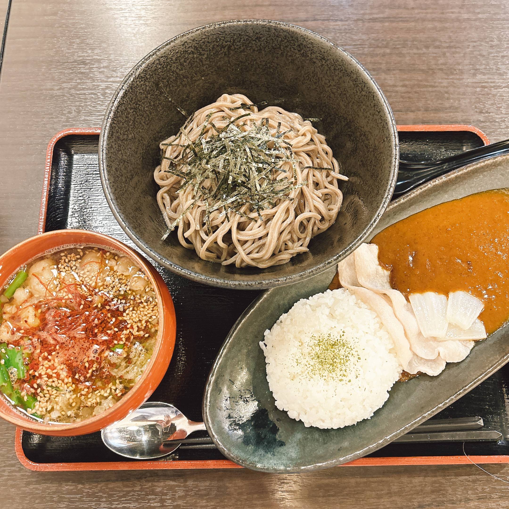 そば 蕎麦 蕎麦屋 そば屋 おすすめ soba 日刊水と蕎麦 soba-aqua メニュー 東京都中野『威神流』（いしんりゅう）「国産辛モツつけ」「ハーフもうやんカレーセット」