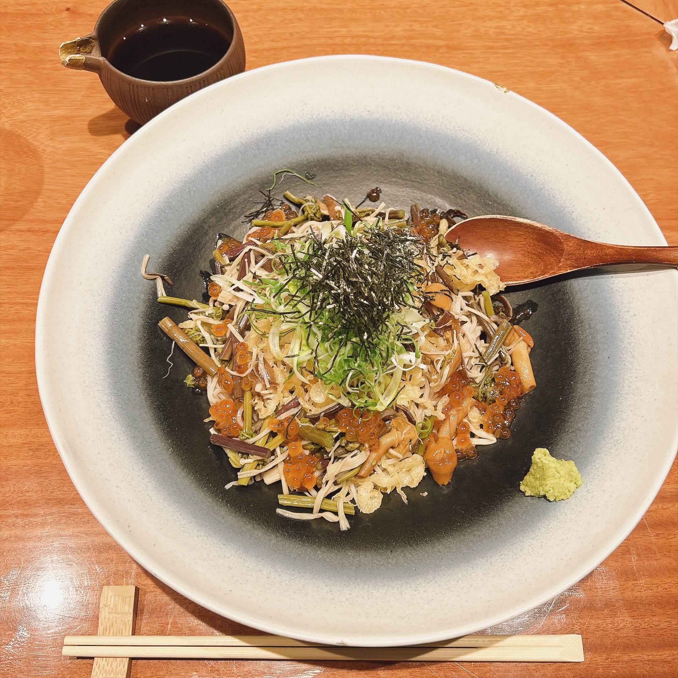 そば 蕎麦 蕎麦屋 そば屋 おすすめ soba 日刊水と蕎麦 soba-aqua メニュー 東京都押上『酒彩蕎麦 初代 ソラマチ店』（しょだい）「いくら三彩」